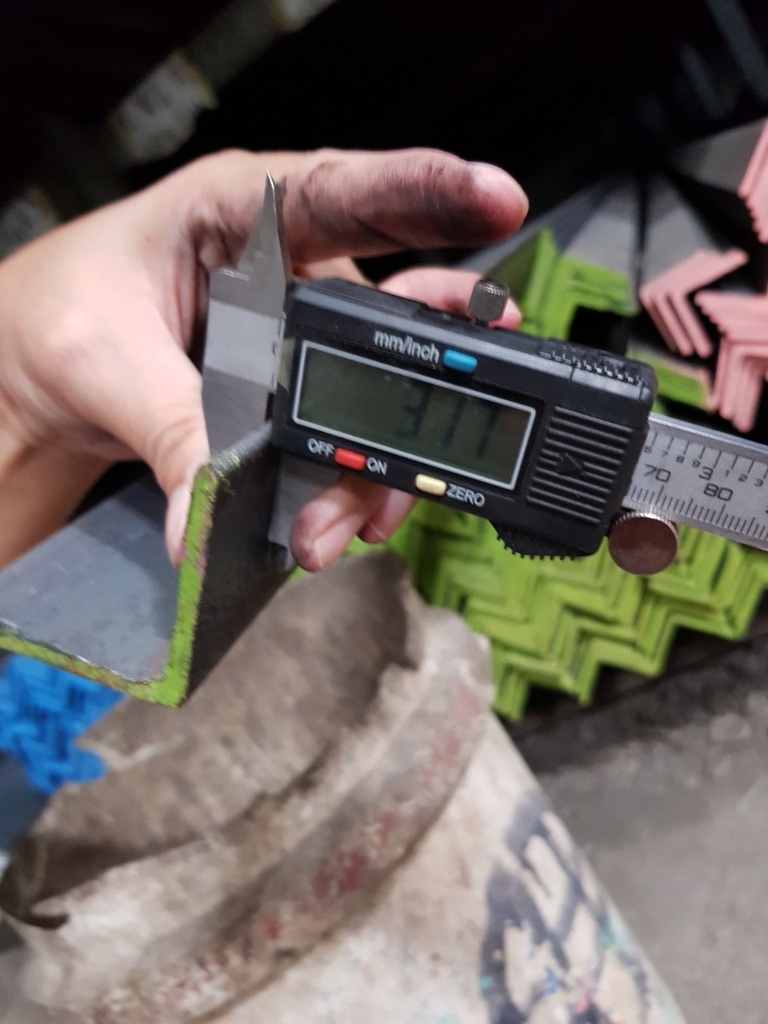 SIKU BESI 6MT50X50X4 (M)-MERAH- (L4,5/T4.0) (11.5K (AA)