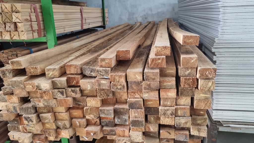 KAYU SENGON 4/6 X 3 SUPER