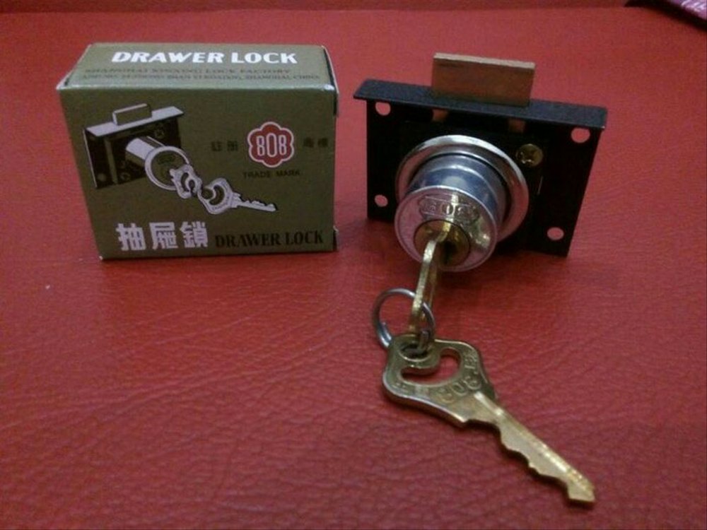 KUNCI LACI 808 BESAR Ø 22MM (AA)